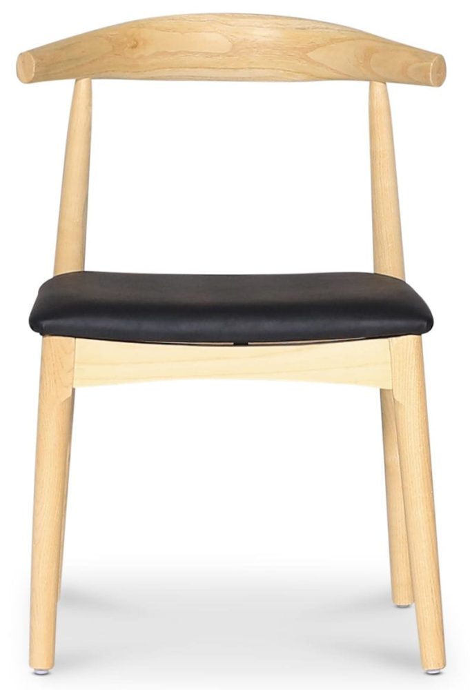 Mella karmstol i trä med svart sits
